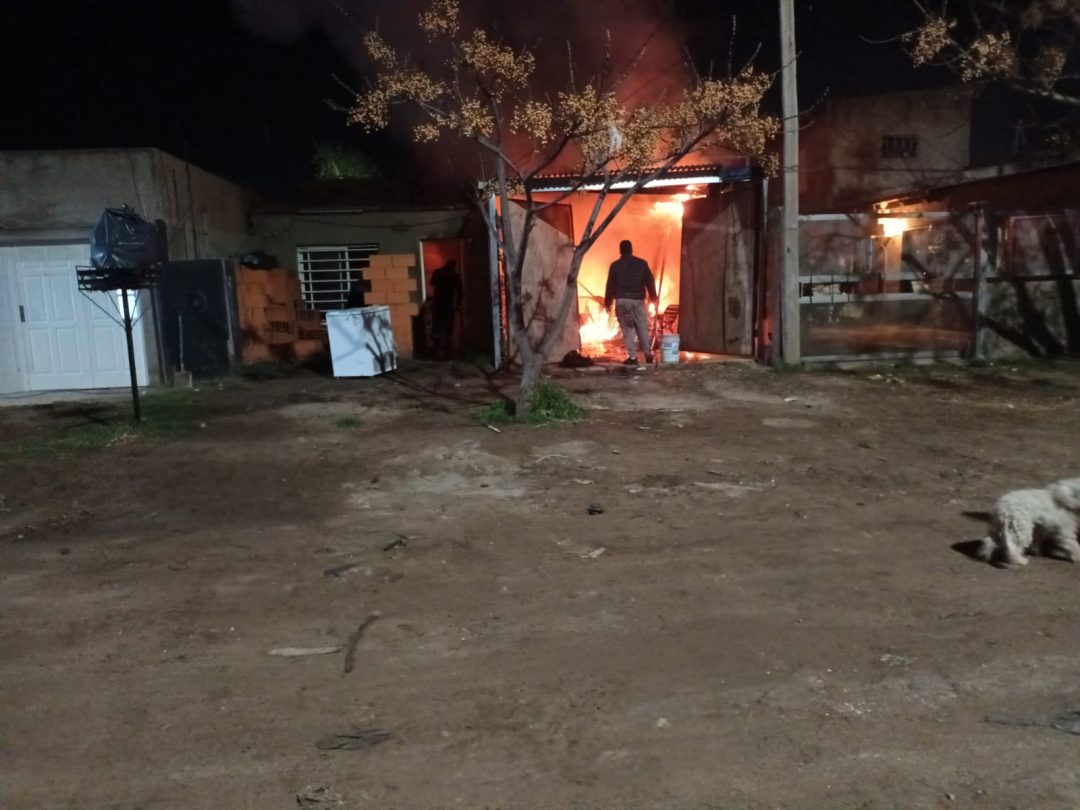 Un incendio provocó importantes pérdidas en una vivienda