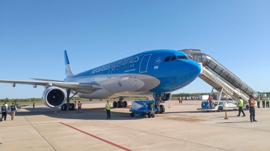 Mientras continúa el reclamo de aeronáuticos, el PRO presentó un proyecto para privatizar Aerolíneas Argentinas