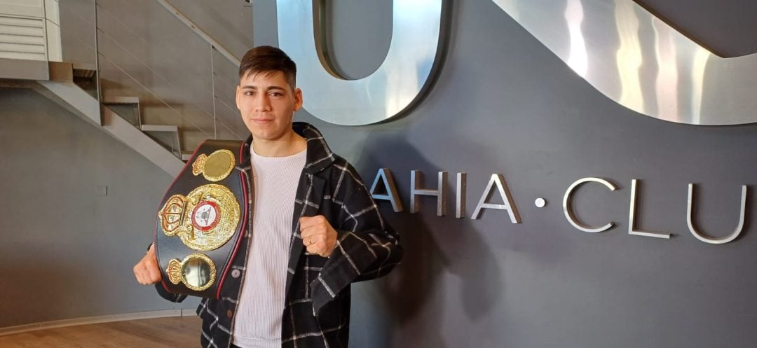 El bahiense Neri Muñoz logró el título de campeón mundial de la categoría Gold Ligero de la AMB