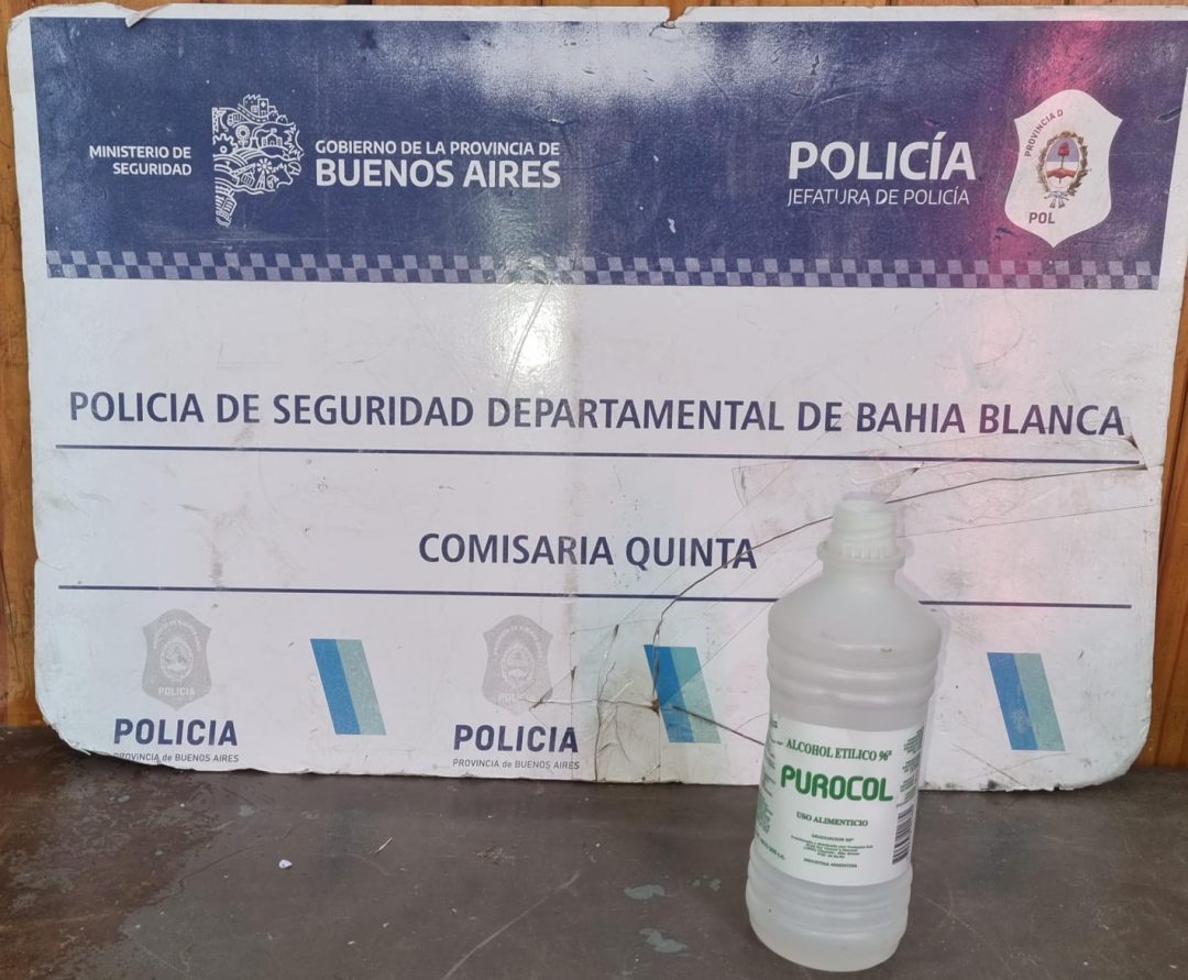 Roció con alcohol a su ex pareja y la quiso prender fuego