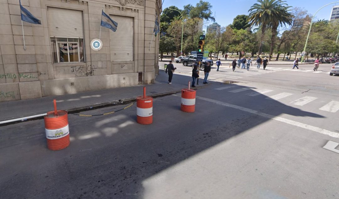 Adiós a boxes de estacionamiento para Concejales en calles Estomba