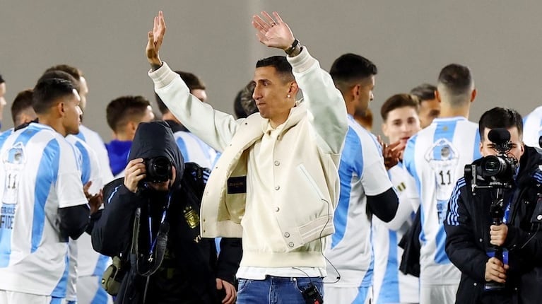 Se despidió un ídolo: Ángel Di María recibió un homenaje por su retiro de la Selección argentina