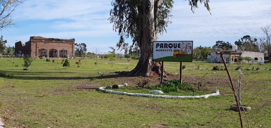 Vecinos del Parque Noroeste defienden el galpón ferroviario como símbolo de identidad