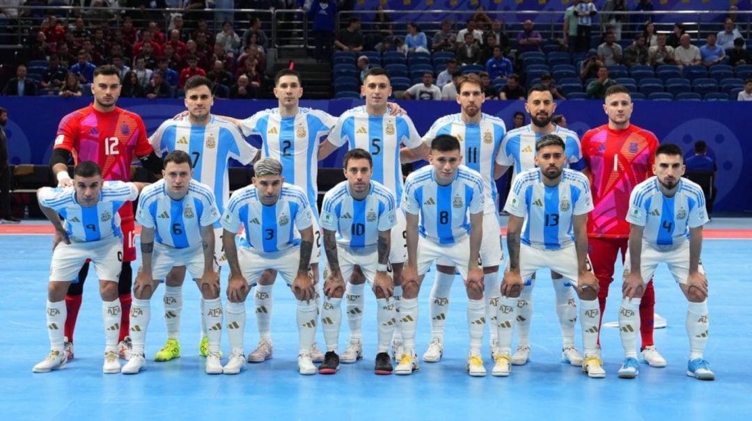 La Selección argentina derrotó 3-2 a Francia y enfrentará a Brasil en la final del Mundial de futsal