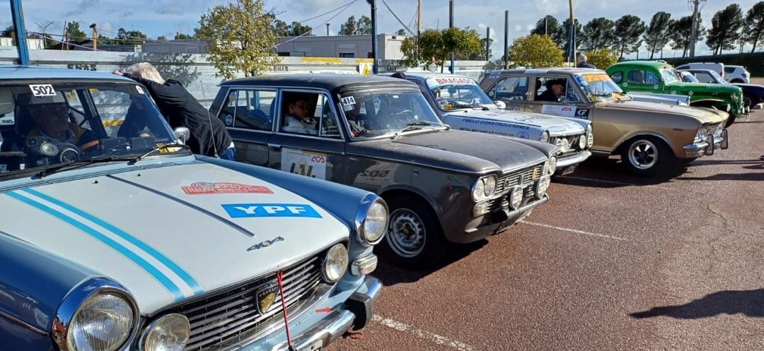 Pasaron por la ciudad los autos del Gran Premio Argentino Histórico del Automóvil Club