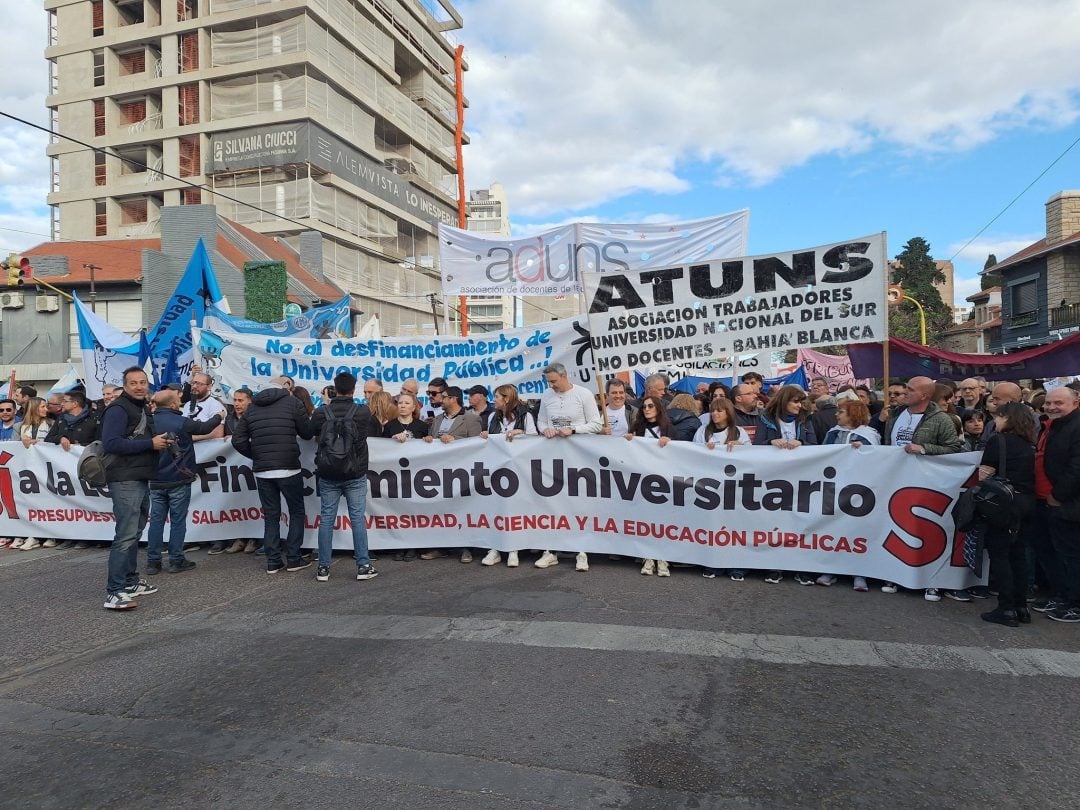 Multitudinaria Marcha Universitaria en nuestra ciudad