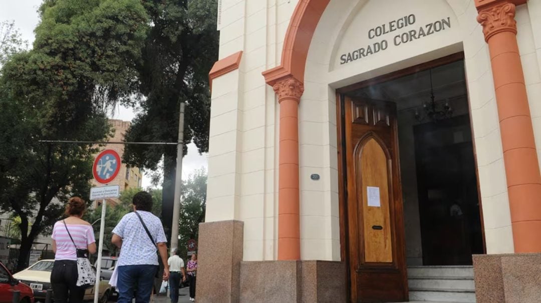 La despedida de la escuela a la nena de 12 años que murió ahogada durante su viaje de egresados