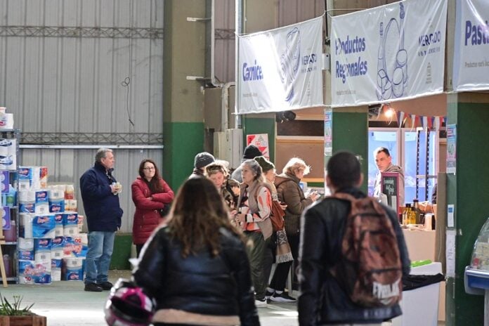 El Mercado Bahiense abre el finde y celebra el Día de la Madre con sorteos y ofertas