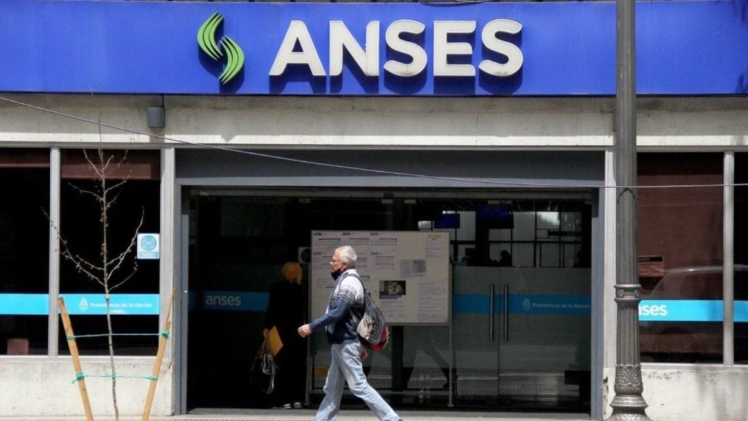 ANSES suspenderá asignaciones y beneficios a quienes estén fuera del país por más de 90 días