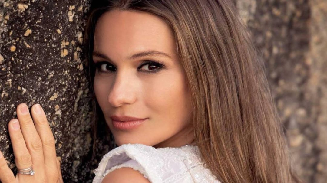 En medio del escándalo, Pampita se va del país y se aleja de Roberto García Moritán