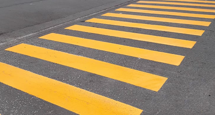 Sigue el trabajo de pintado de líneas en calles de la ciudad