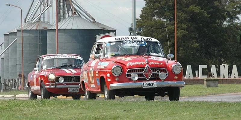 Llegaron a la ciudad los automóviles del “Gran premio Argentino Histórico del ACA”