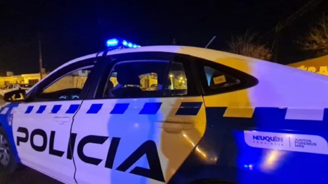 Neuquén: una pareja dejó a su bebé dormido en una camioneta y se fueron a una fiesta