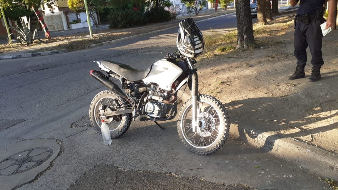 Tres motociclistas terminaron en el hospital tras un fuerte choque