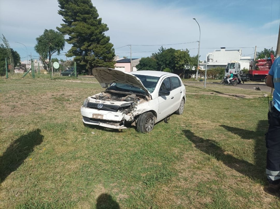 Una mujer y su hija fueron derivadas al hospital tras un choque