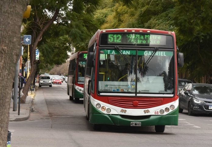 Después del temporal se va normalizando el servicio de colectivos