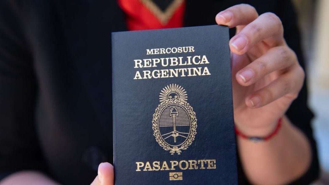 Viajes al exterior: cuánto cuesta tramitar el pasaporte para este verano 2025