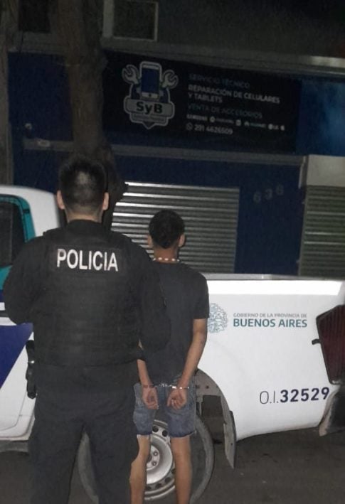 Quedó detenido tras golpear a su pareja de solo 15 años