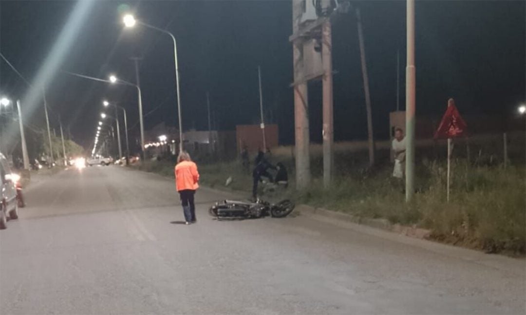 Un motociclista perdió la vida tras impactar contra una columna