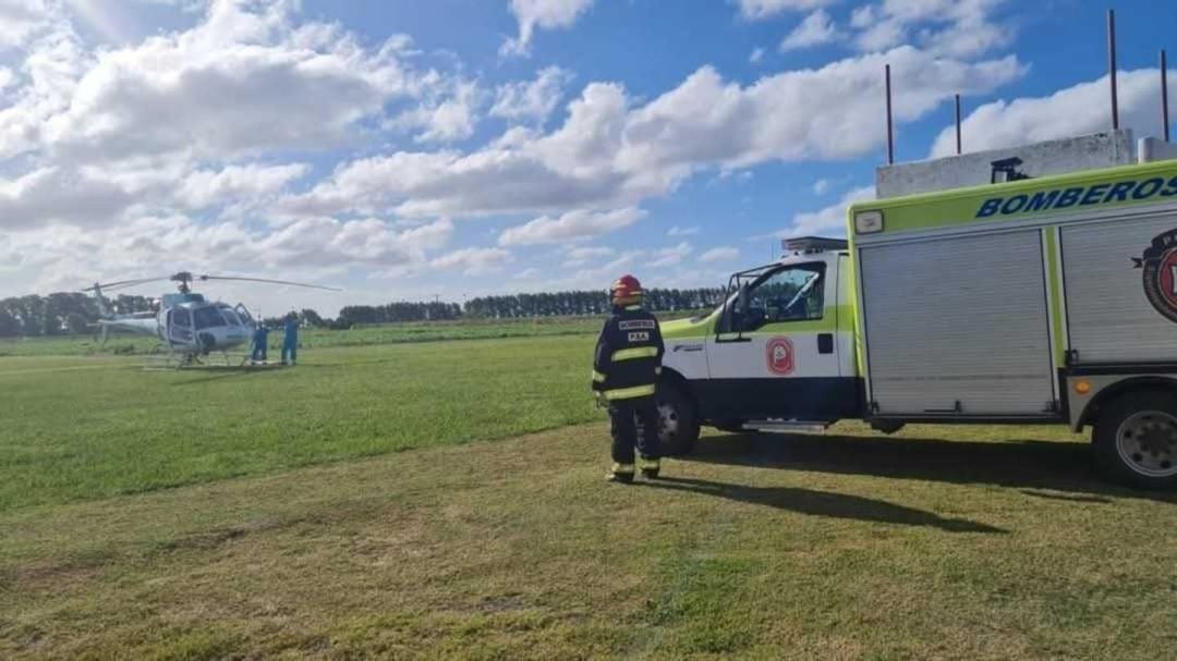 Otro accidente fatal en la ruta 11: una familia que iba a la Costa volcó con su auto y murieron dos chicos