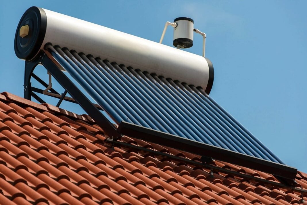 Instalarán termotanques solares en escuelas rurales de la provincia de Buenos Aires