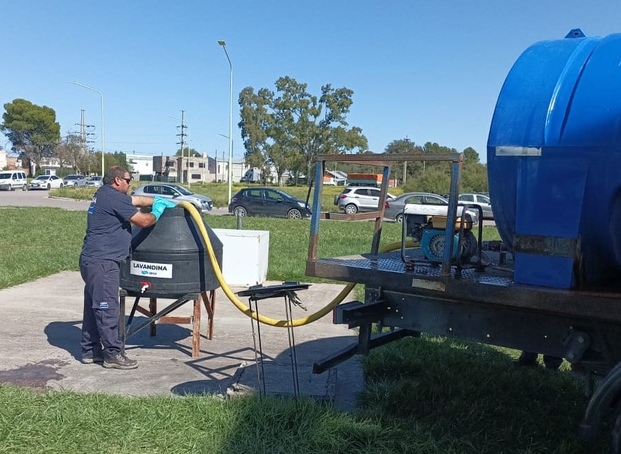 Dispensers de lavandina en diferentes puntos de la ciudad