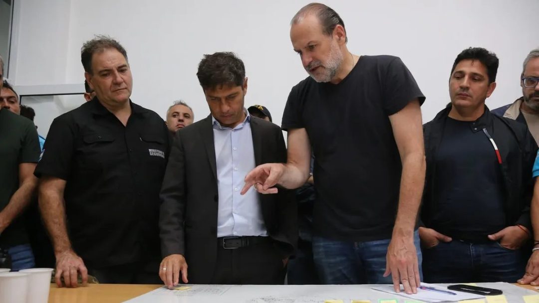 El Gobernador Kicillof nuevamente llegó a Bahía Blanca para seguir de cerca el drama de las inundaciones