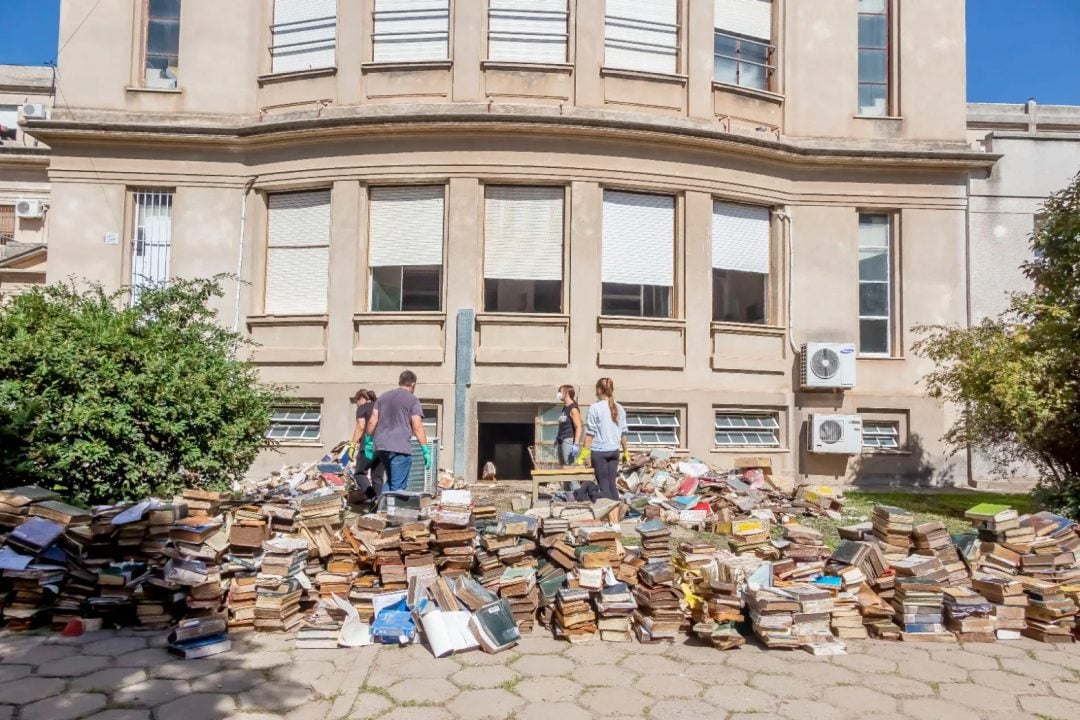 Recuperación y preservación: la Biblioteca Central de la UNS frente a las inundaciones